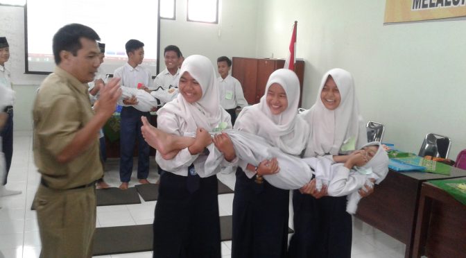 PELATIHAN KADER SEBAYA